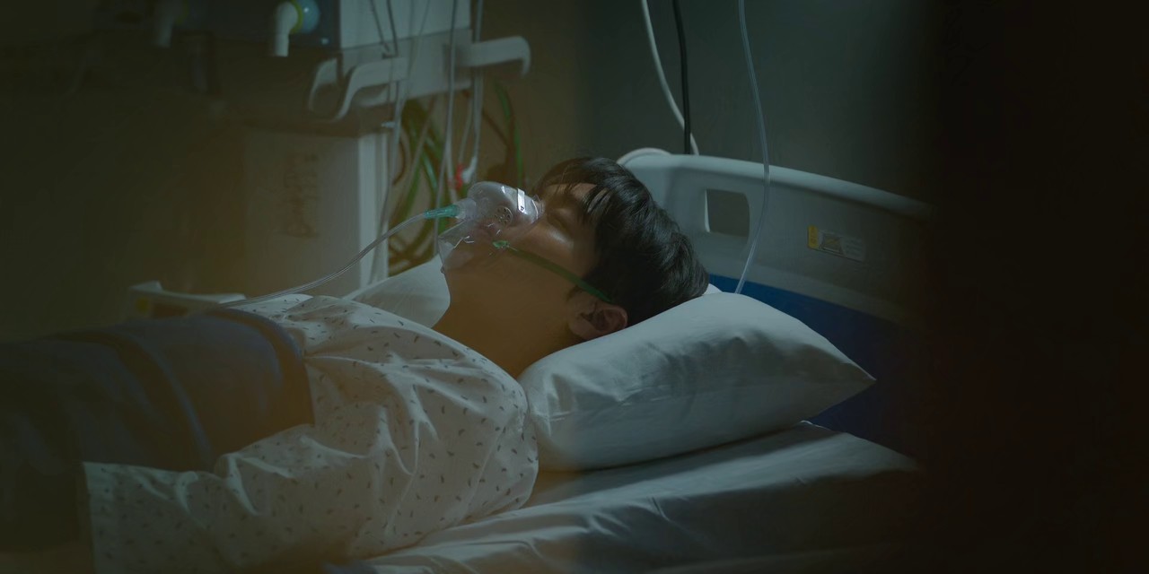 Weak Hero 2025 WEBRip S02 Hindi + English 720p x265 HEVC HE-AAC 2.0 ESub B4uHD.mkv.0003